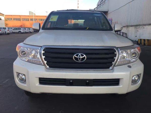 2017款丰田陆地巡洋舰4500柴油版最低价