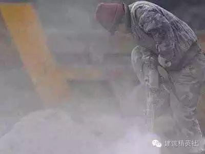 进城打工的农民工看到第三张照片想哭