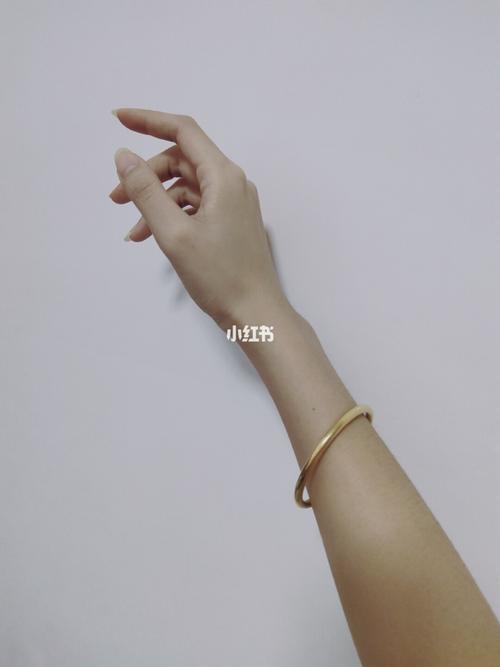 手腕细的妹子该怎么买手镯_手镯_周大福怎么样_时尚