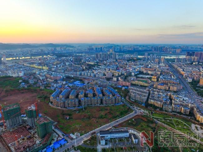 航拍南充之高坪老城区 二十余年城市变迁