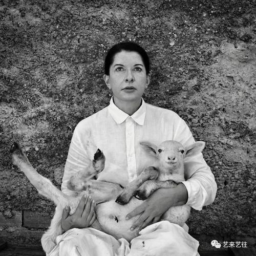 行为艺术之母玛丽娜阿布拉莫维奇