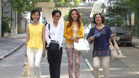 45岁可爱教主叶蕴仪近照,曾是林志颖初恋,如今已满头