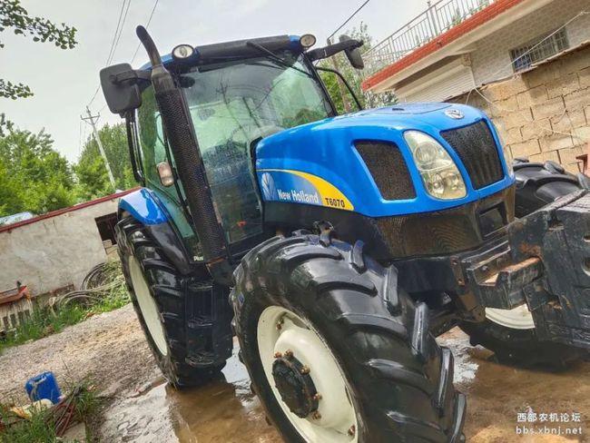 二手农机出售14年的纽荷兰t6070拖拉机