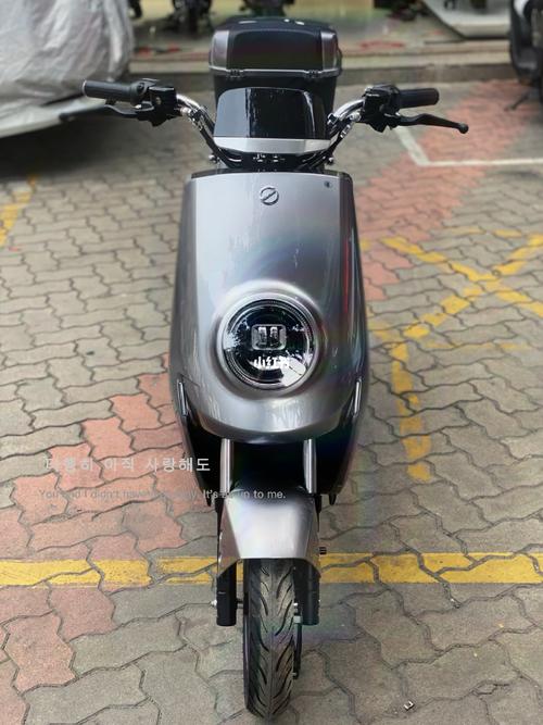 金箭新国标电动车_电动车_显示屏_usb充电_手机_汽车