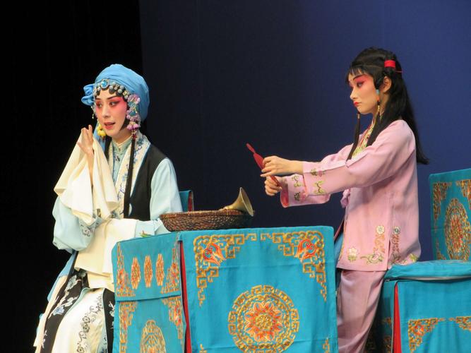 京剧《锁麟囊》(三)