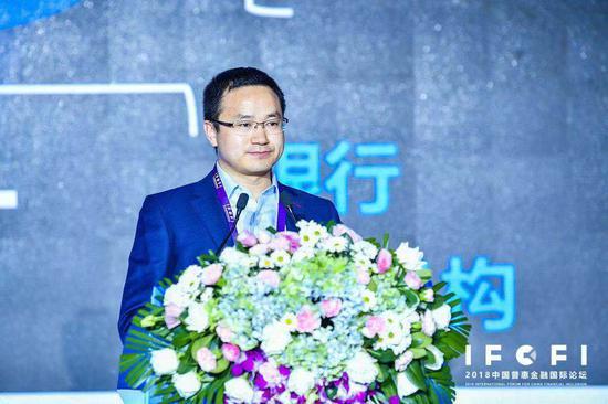 美团点评联合创始人,执行董事兼高级副总裁穆荣均