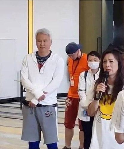 60岁林瑞阳被曝打封闭针,步履蹒跚很沧桑,林瑞阳被称"