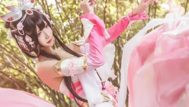 腐团儿cos王者荣耀甄姬,让人瞬间不淡定,网友:大长腿爱了