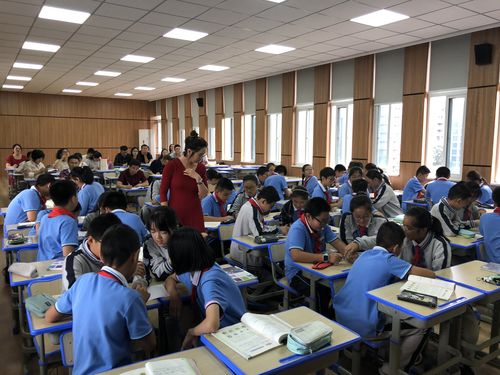 定海区初中科学青年教师课堂教学展示活动在定海二中