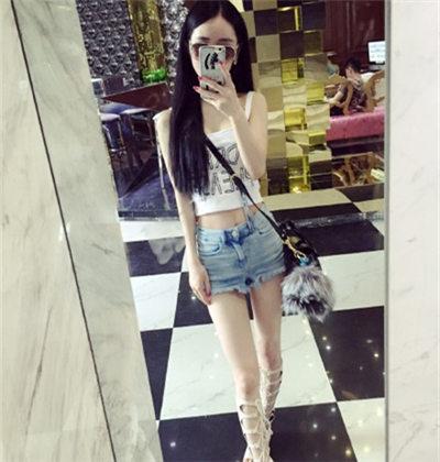 【图】网络红人程琳短裙图片集锦 妩媚火辣超养眼