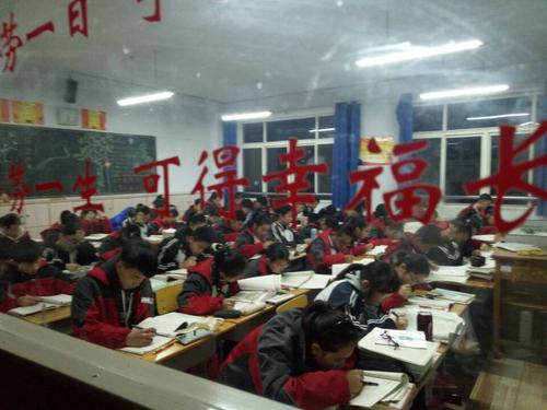 鹤中2018,另一种语言的述说——鹤伴中学2018年"定格美好·校园随手拍
