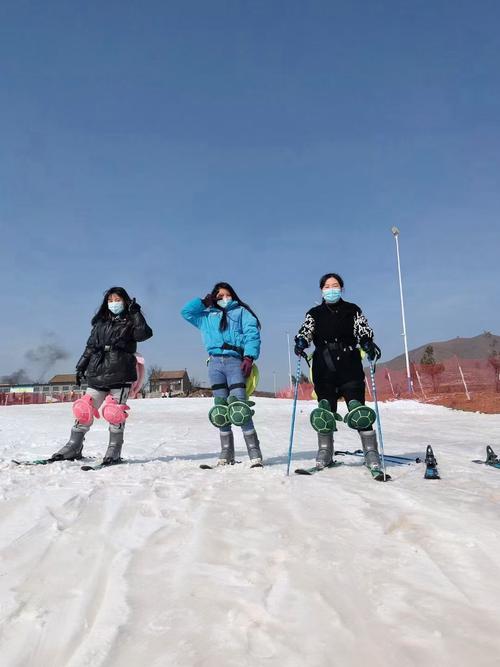 袁家村必捷滑雪场坡度大不大,场地大不大