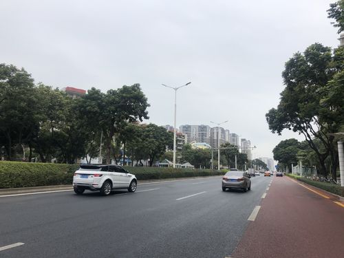 九洲大道和景山路是珠海重要的交通道路,其路面使用年限已久,对其