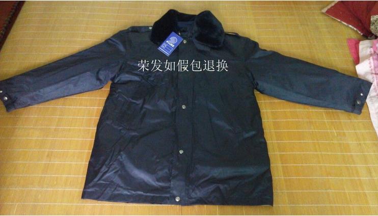 多功能警察棉服 最近销量:0件 强烈推荐:多功能警察棉服,内胆 毛领