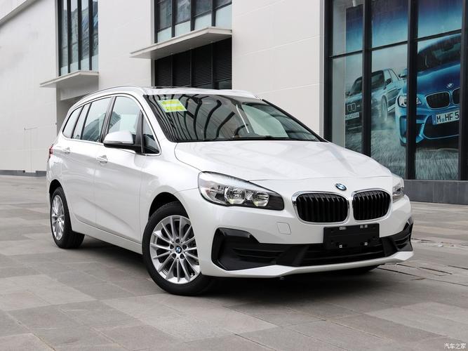 聊聊低配车:最便宜的宝马七座车,尾标220i居然是三缸机