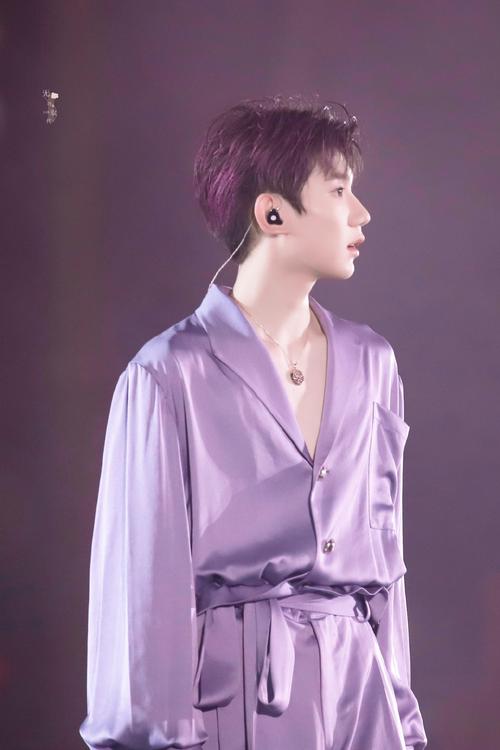 wb无可取代·1108 二传注明 tfb/啵啵王源月光洒入床头 你踏入我的梦