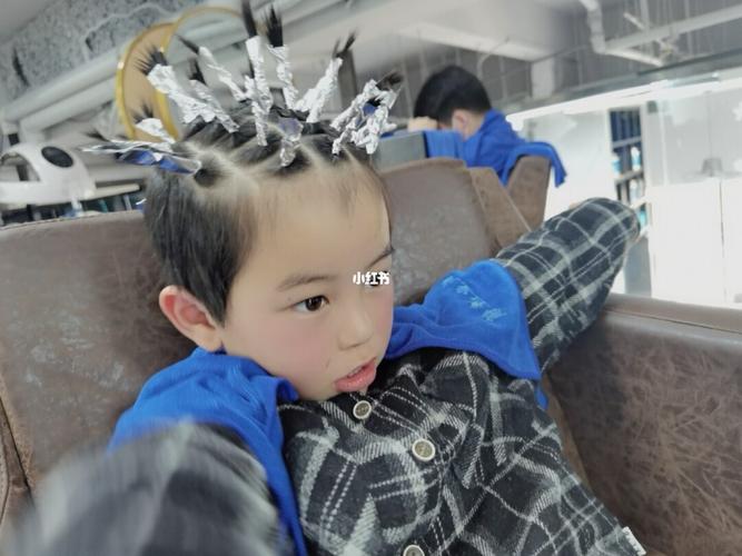渣男锡纸烫 小男孩烫发 雕刻_锡纸_美发_发型_宿迁美发推荐_母婴_婴童