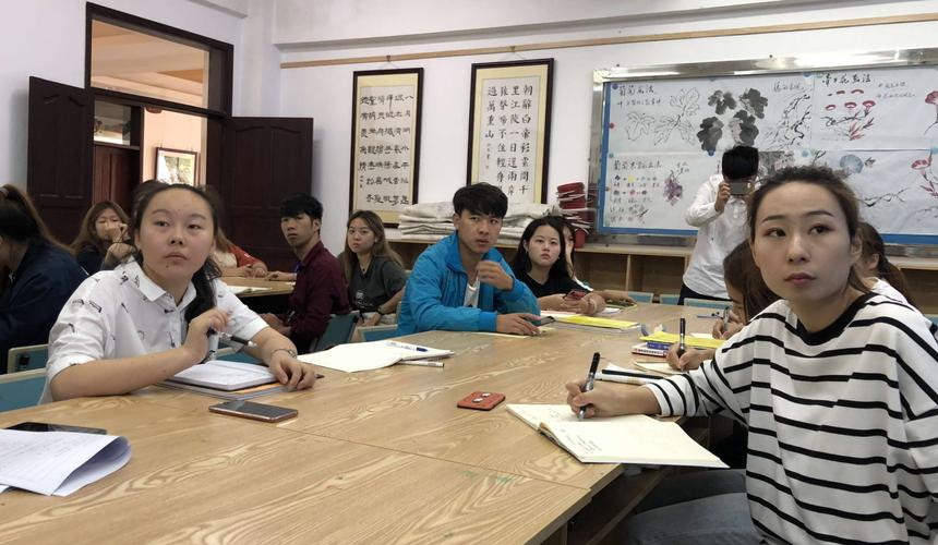 海南侨中初中美术学科集体备课暨美术教育见习活动展示