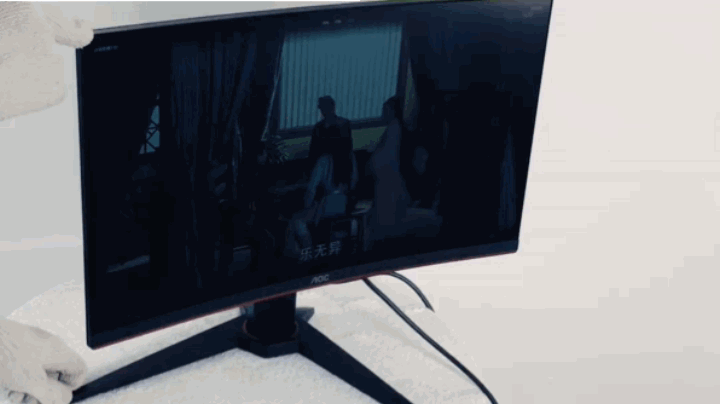 aoc的c24g1作为一款入门级电竞显示器,外观以黑色为主要色系,通过红色