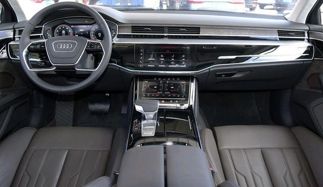 奥迪最新的家族化仪表台和中控,是进步还是不如以前?