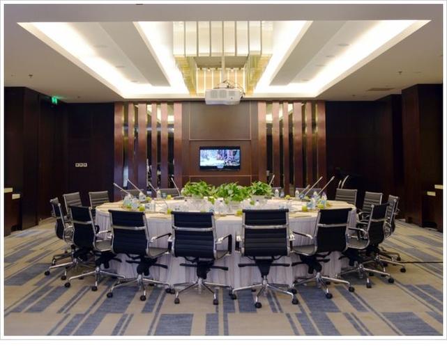 圆桌会议会场布置