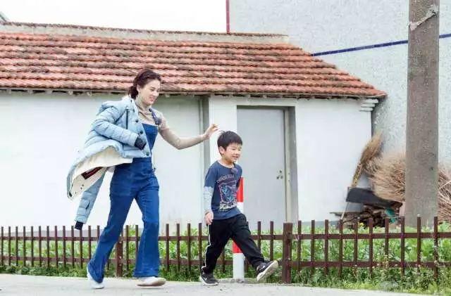 《妈妈是超人》黄圣依的变形记