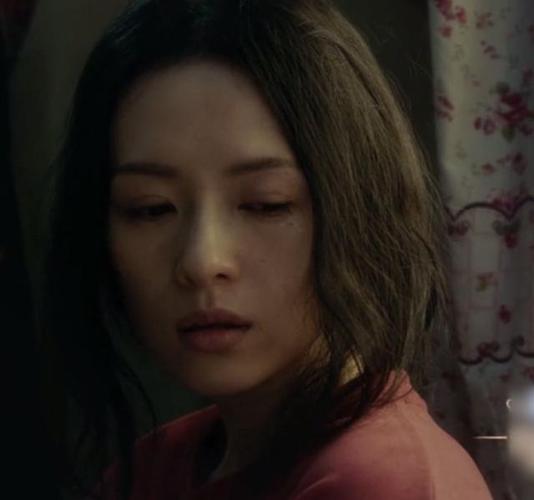 章子怡角色眼神呆滞,演技不比从前,道具才是她的大招