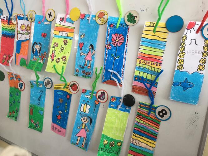 大班美术活动:小书签