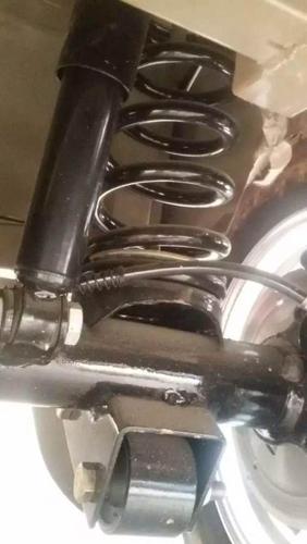 轻松跑200来里路,车是悬挂弹簧减震器,暖风,倒车影像,油碟刹,电动雨刮