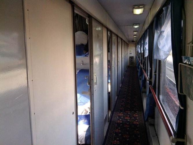 火车软卧车厢内床位图,火车软卧和硬卧的区别