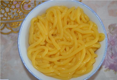 东北酸汤子面 酸汤子 玉米面汤子,以玉米为原料,将玉米泡发后,磨成