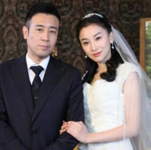 48岁于和伟近照,妻子整整隐藏了17年,网友:难怪看上了