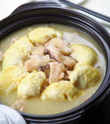 特别特别适合刚刚生产完的女人们,这样的榴莲鸡汤价值是一般鸡汤的两