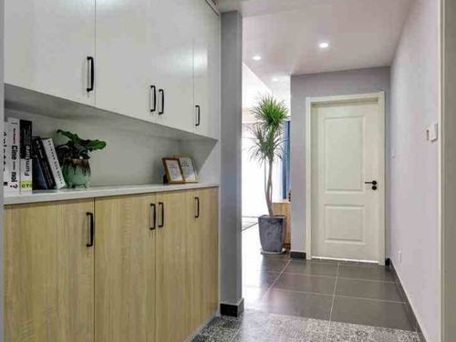 入户门正对一面墙怎么办?教你一招搞定!