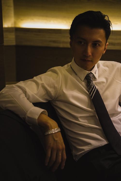 谢霆锋的新电影怒火重案真是帅炸了他的私服我们也能get三个小技巧