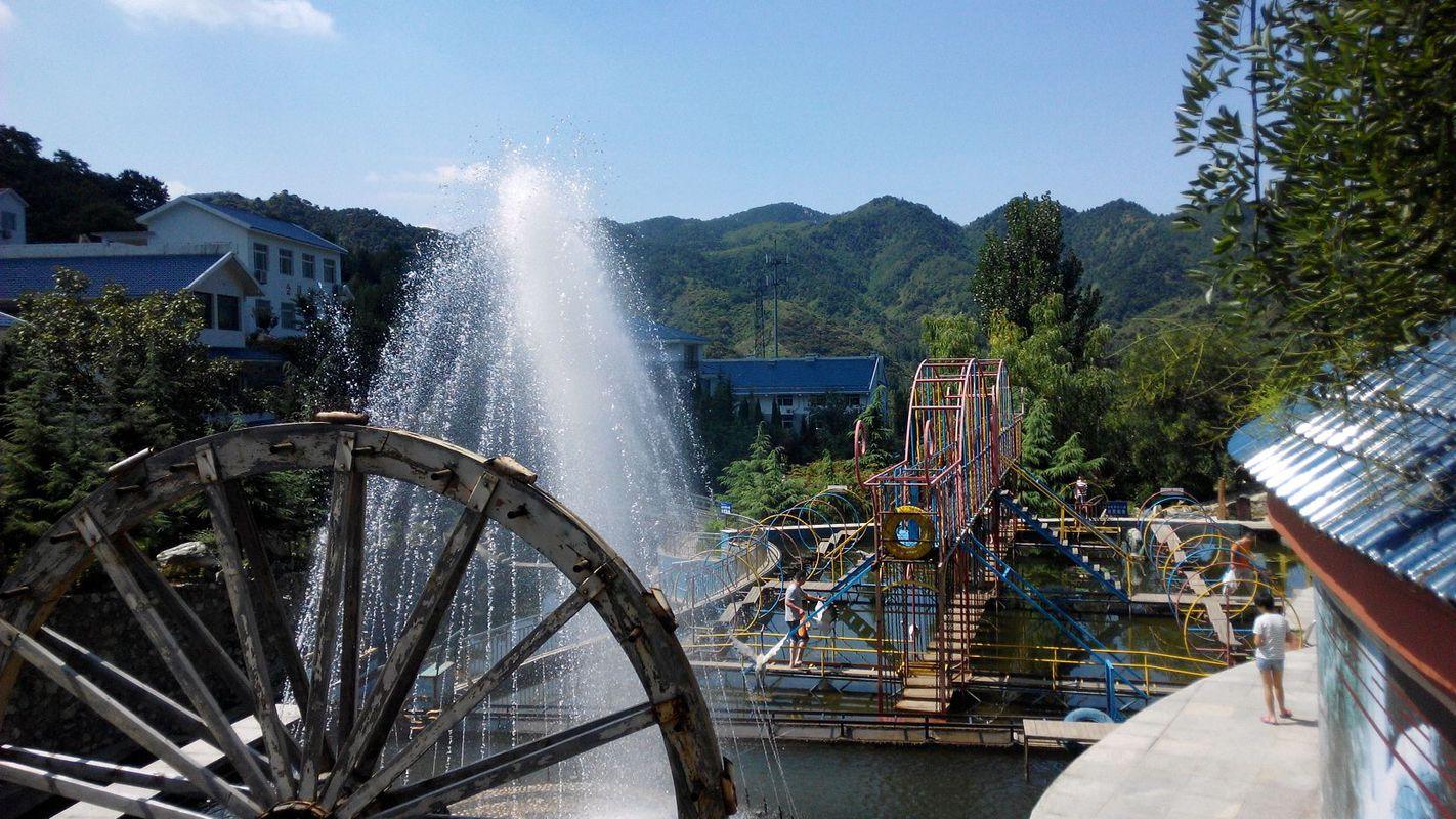  p>水帘峡风景区,位于 a target="_blank" href="/item/济南/135066"