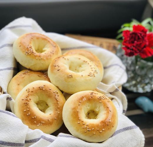 阿时_城市人家装饰做的长的像贝果的新疆小油馕