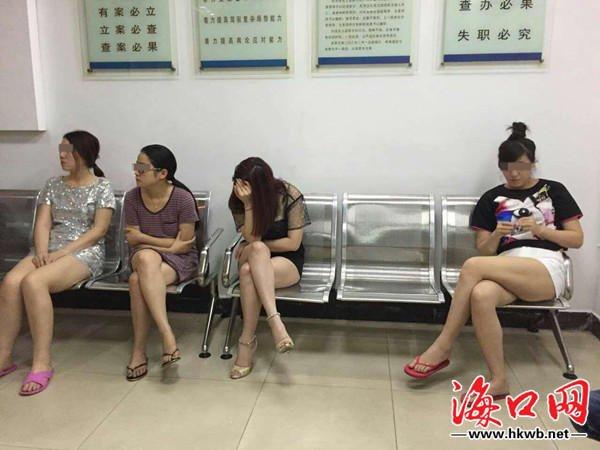 近日,一卖淫团伙被海口龙华警方捣毁,抓获团伙成员2名,失足妇女3名