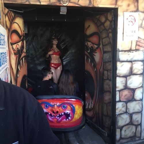 突然走怀旧风 周末去了好多好多年不去的锦江乐园 这也算是上海80后的