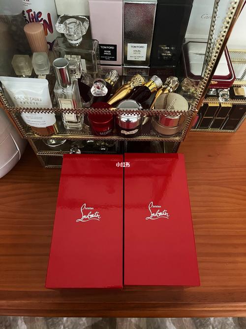 最近朋友推荐了cl萝卜丁香水