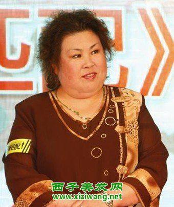 董立范短卷发发型和董立范个人资料图片