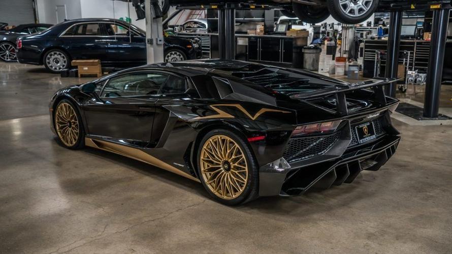 "黑金黑金"的lamborghiniaventadorsv好吸睛