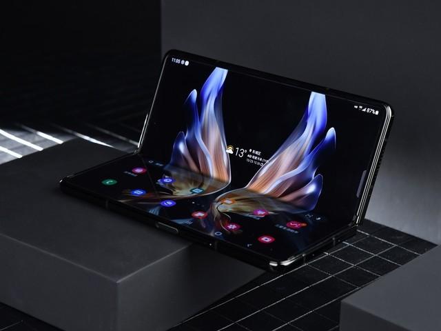 三星w22新机图赏售价16999不负顶级旗舰之名