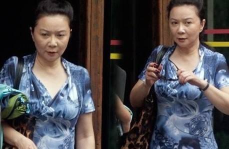 58岁蔡明买菜照近照曝光 着实让人大跌眼镜 网友:老得太快了吧!