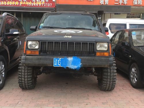 切诺基213 四驱手动6缸02年手续齐全 辽牌 检车到18年2月 白山提