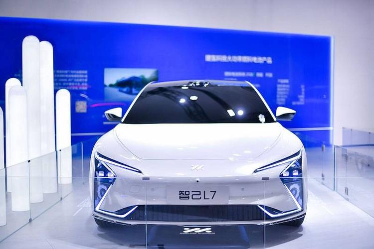 智己l7"电力满格",登陆2021世界新能源汽车大会