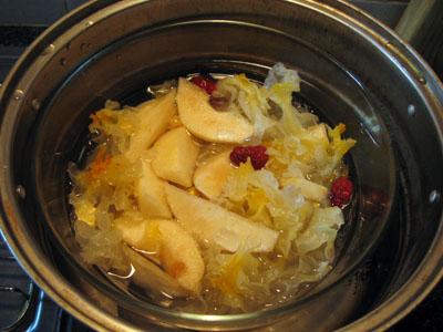 冰糖银耳炖雪梨
