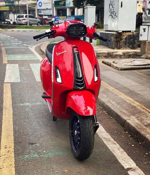 无水印 | vespa 白红灰!