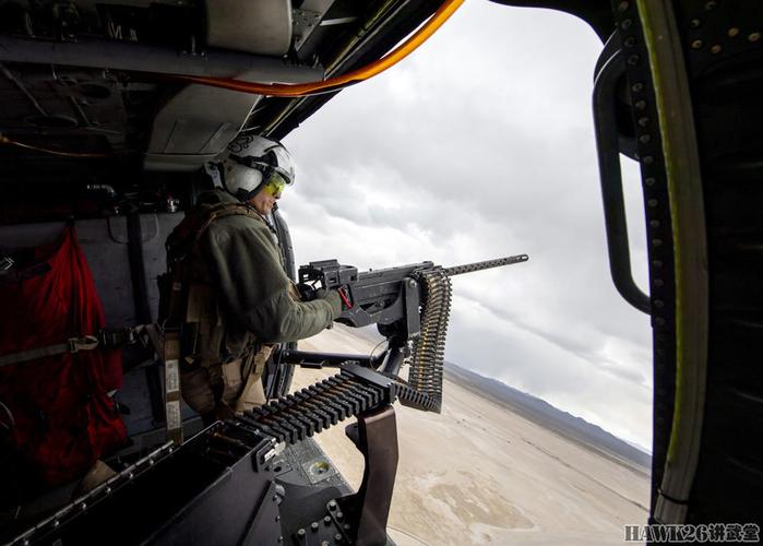 咆哮的gau-21大口径舱门机枪 解读"骑士鹰"直升机武器