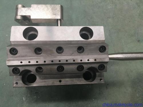 水拉条 口模   南京景智机械科技有限公司是一家专业双螺杆挤出机配件
